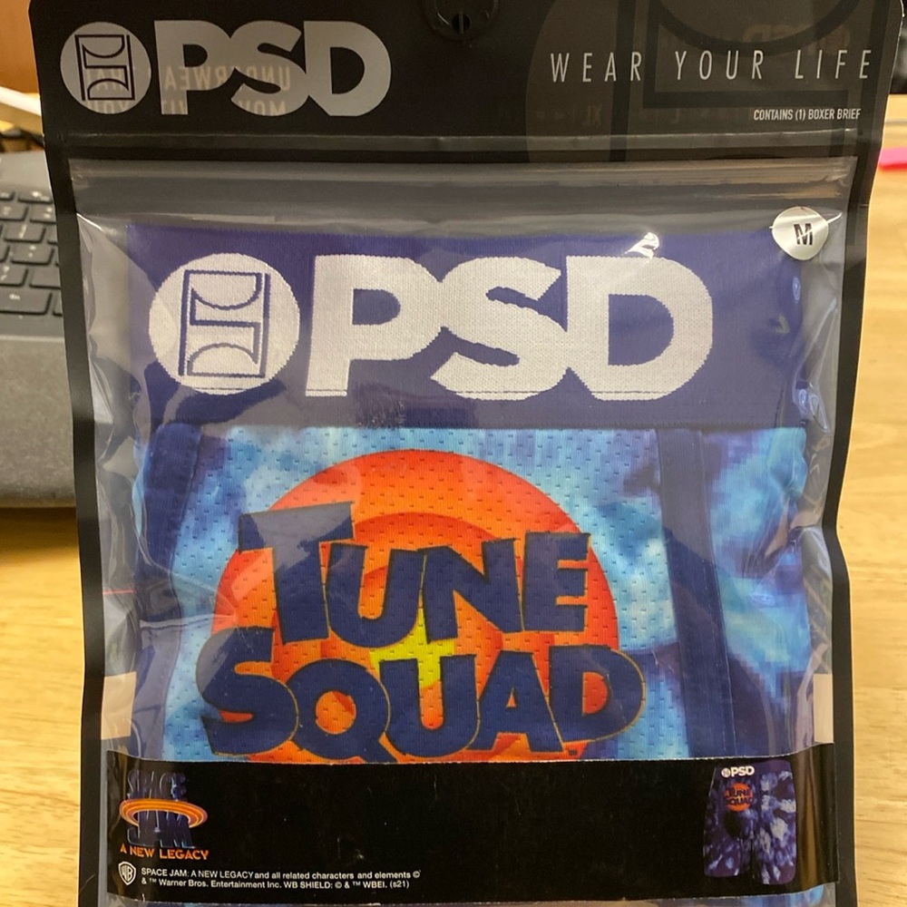 Pad brand new size medium. Style ST tie-dye tune squad space jam.